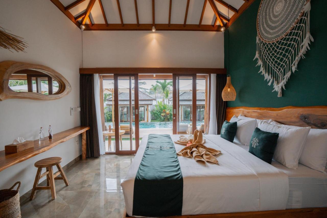 Ehoa Bali Nyanyi Boutique Hotel - In Front Of Entrance To Nuanu タナロット エクステリア 写真