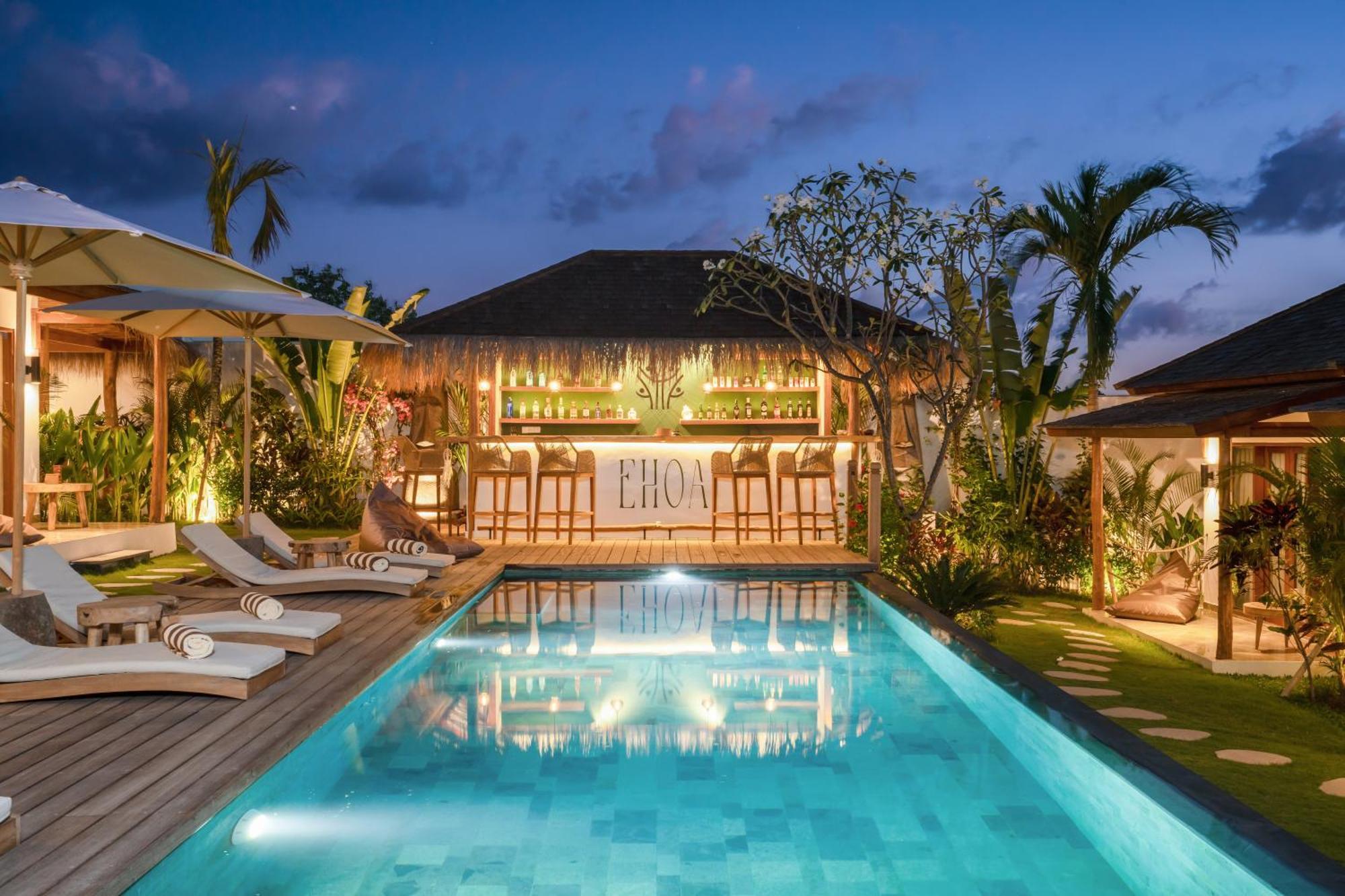 Ehoa Bali Nyanyi Boutique Hotel - In Front Of Entrance To Nuanu タナロット エクステリア 写真