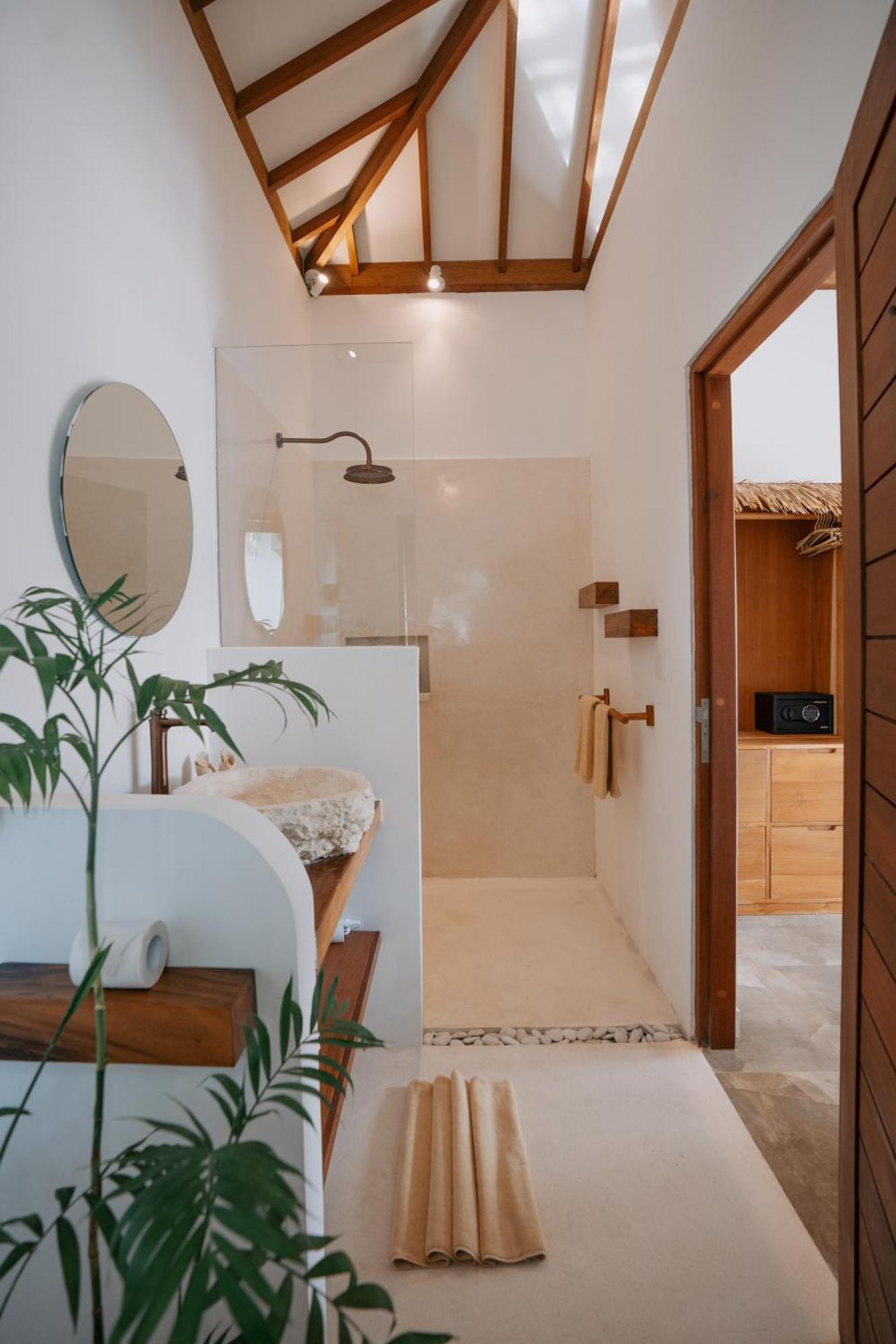 Ehoa Bali Nyanyi Boutique Hotel - In Front Of Entrance To Nuanu タナロット エクステリア 写真